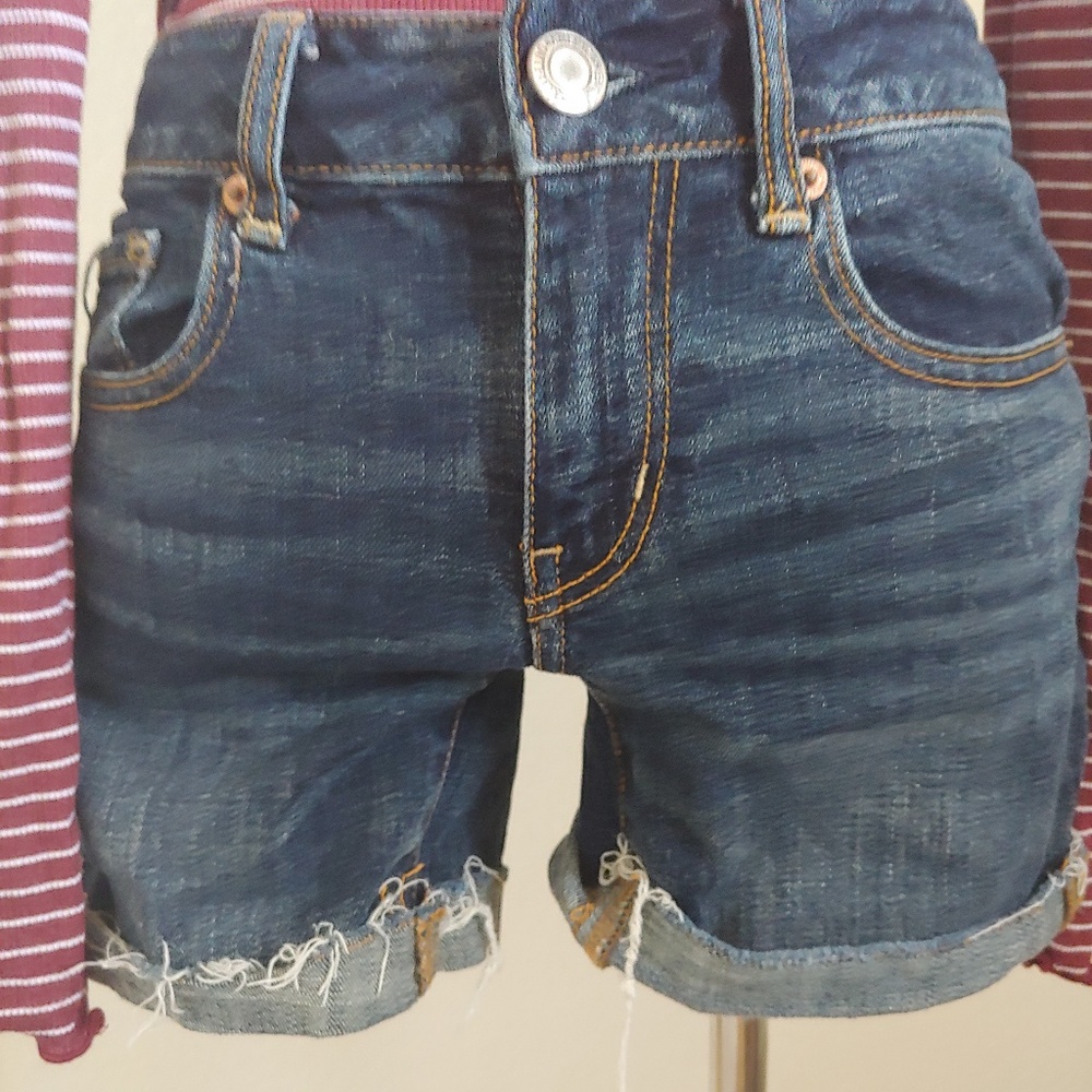 Cutoff shorts